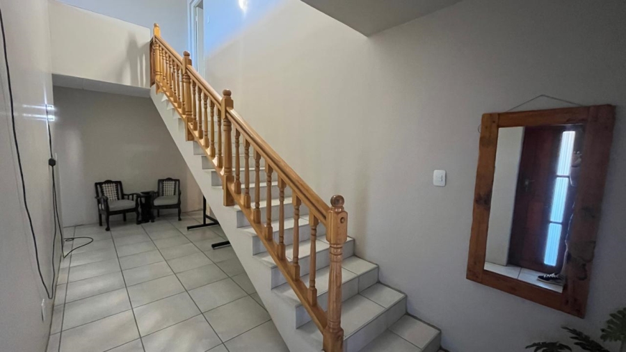 5 Bedroom Property for Sale in Wavecrest Eastern Cape
